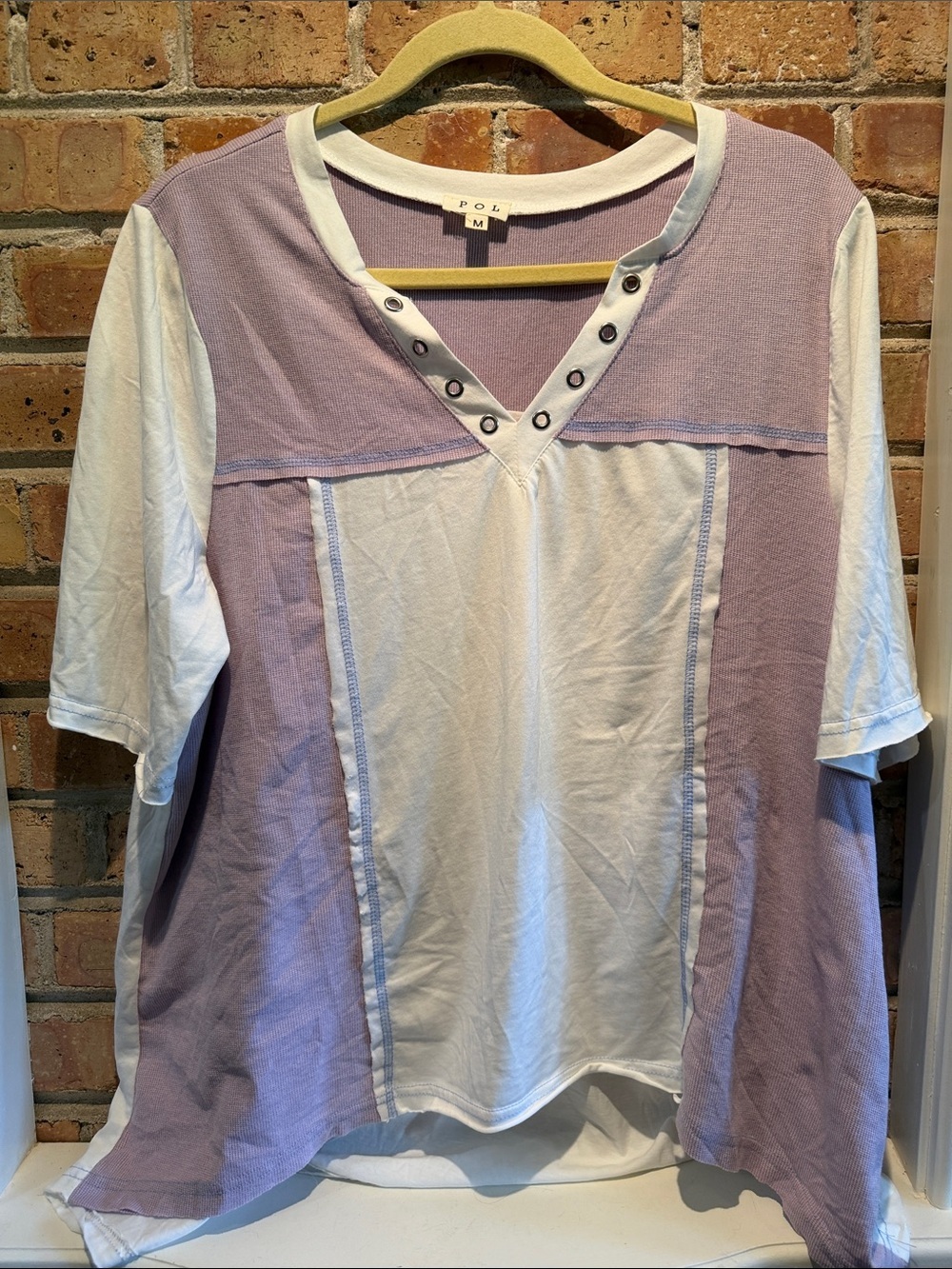 POL Lilac and White Short Sleeve V-Neck Panel Top w/ Grommets-Size M-NWOT